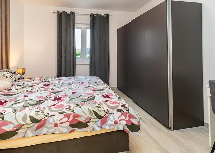 Apartment Krtica 2 Vrbnik (Primorje-Gorski Kotar)